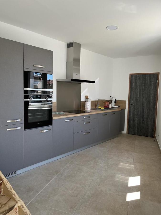 Superbe Maison De Ville, Renovee A 15 Min De Lyon Saint-Symphorien-dʼOzon Exterior foto